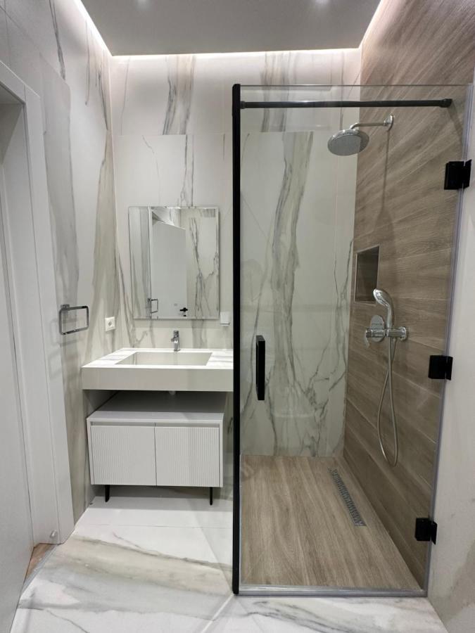 Hera Tirana Suite Deluxe Экстерьер фото