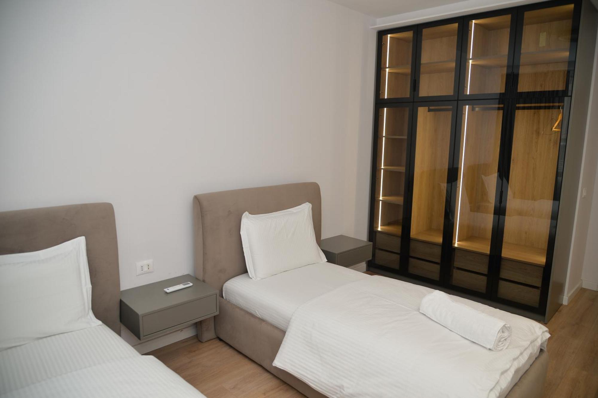 Hera Tirana Suite Deluxe Экстерьер фото